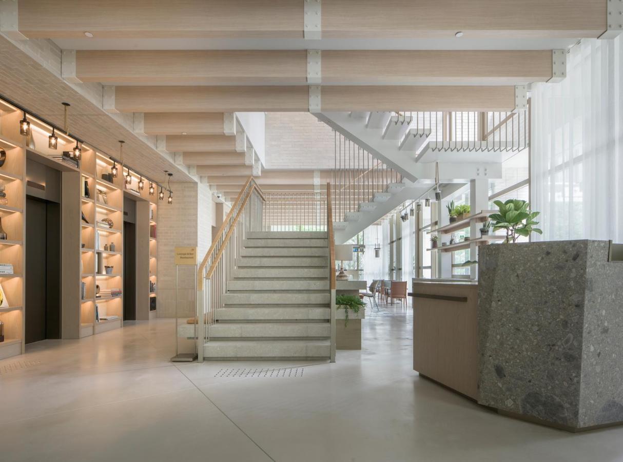 Zentis Osaka Otel Dış mekan fotoğraf Interior of the library