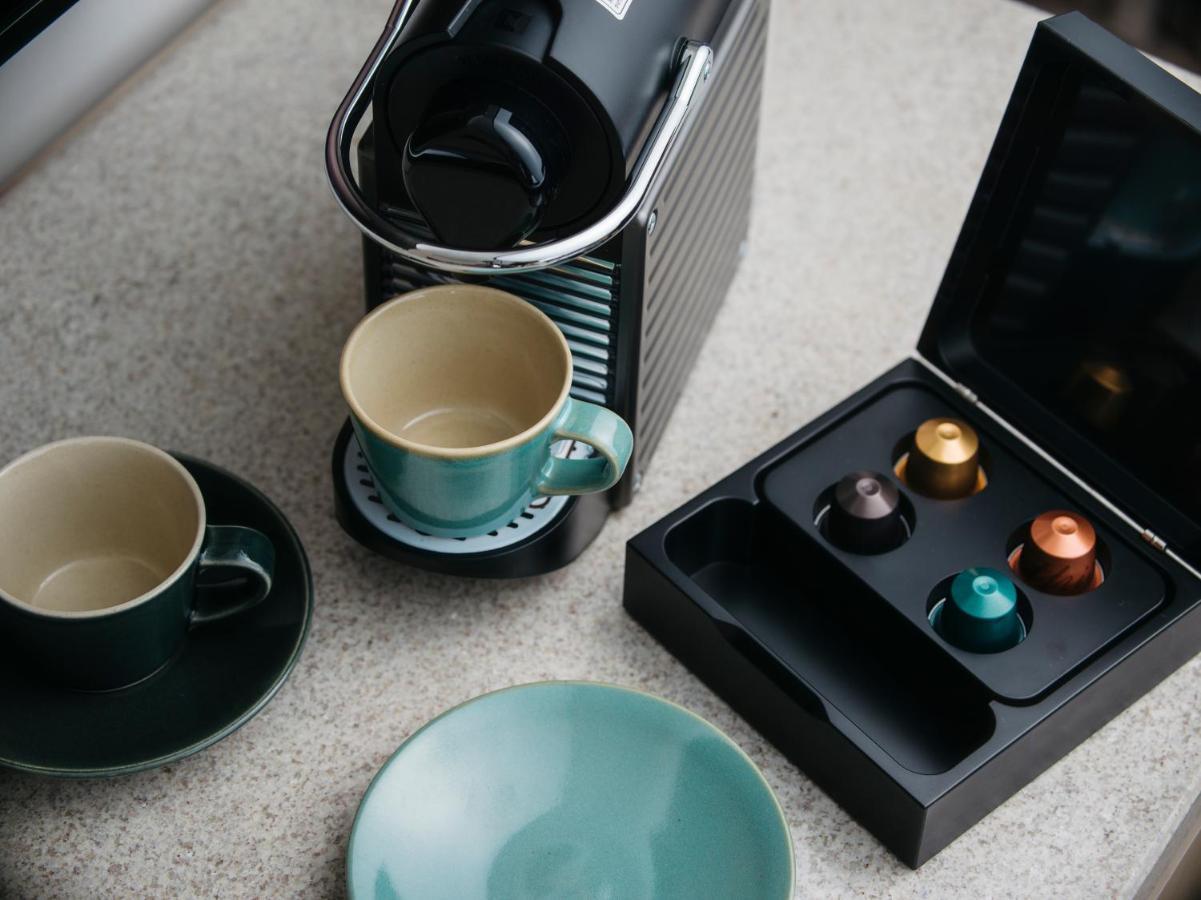 Zentis Osaka Otel Dış mekan fotoğraf A Nespresso Pixie coffee machine