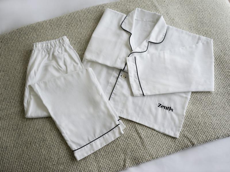 Zentis Osaka Otel Dış mekan fotoğraf A set of pajamas